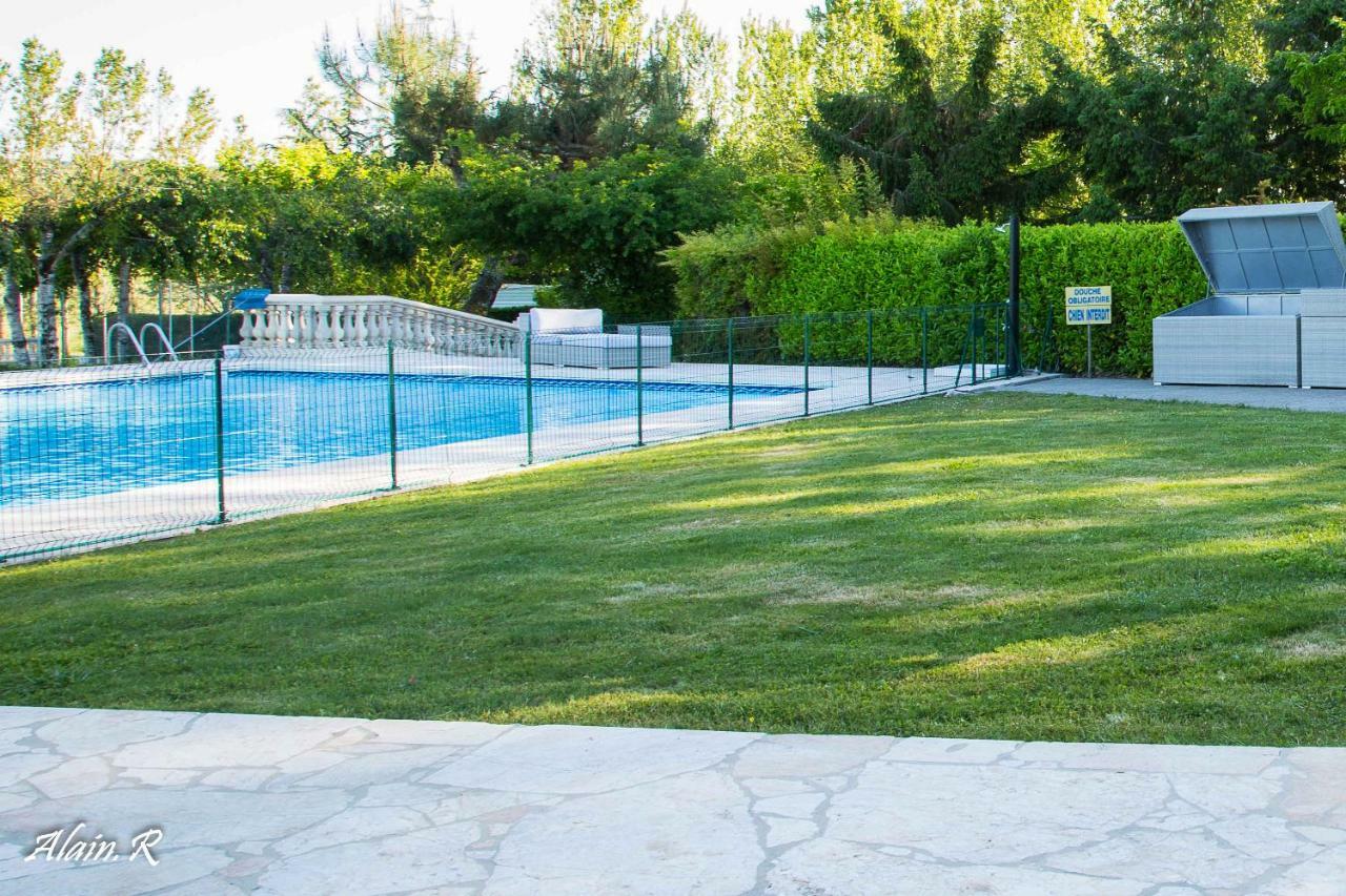 Готель Paradise Challets And Camping Sarrecave Екстер'єр фото