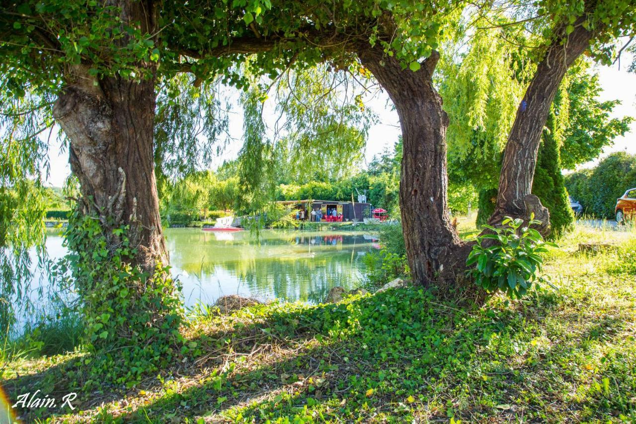 Готель Paradise Challets And Camping Sarrecave Екстер'єр фото