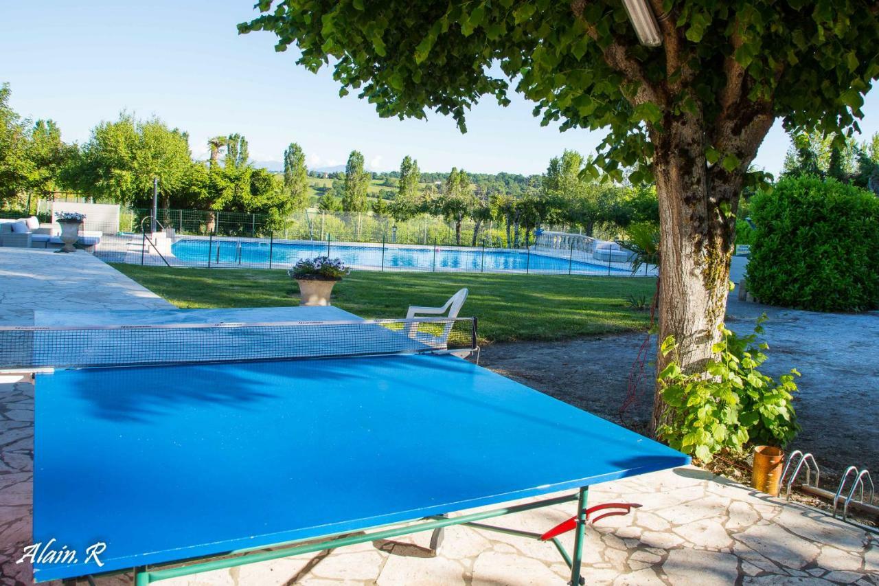 Готель Paradise Challets And Camping Sarrecave Екстер'єр фото