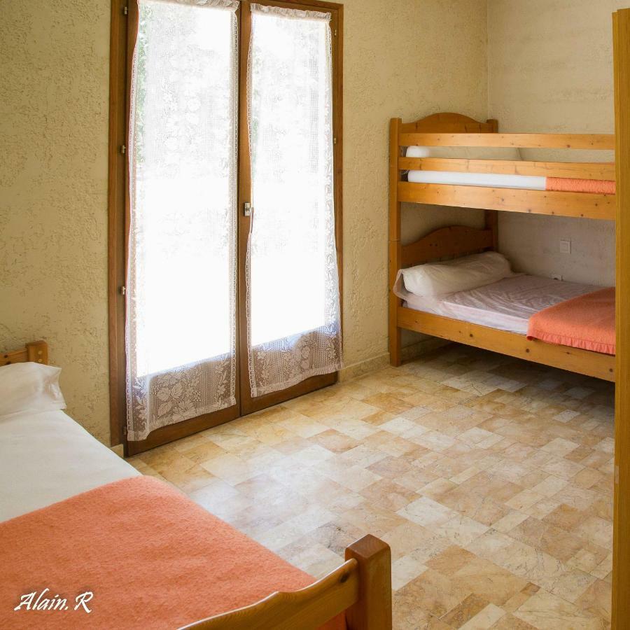 Готель Paradise Challets And Camping Sarrecave Екстер'єр фото