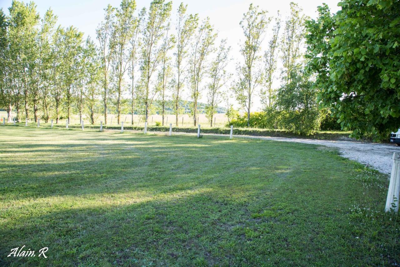 Готель Paradise Challets And Camping Sarrecave Екстер'єр фото